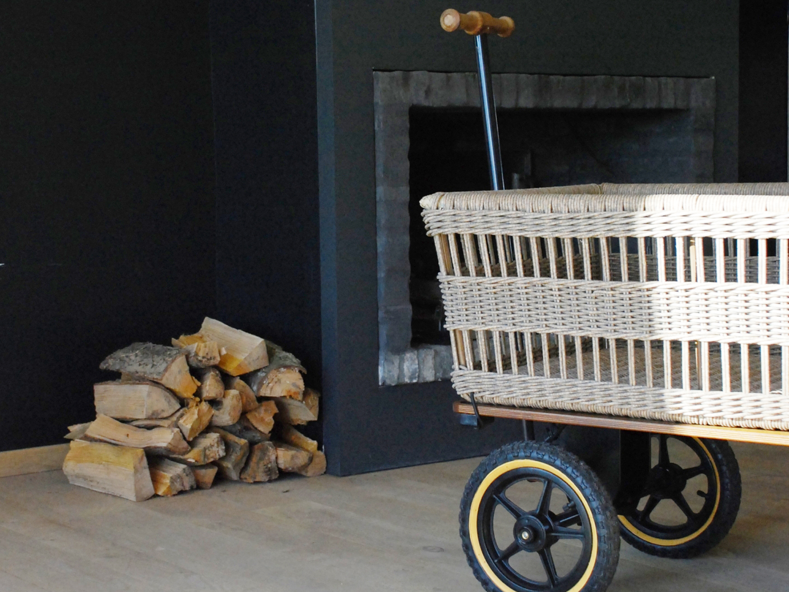 Tradewinds Wicker Basket Wagon